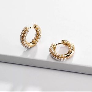 πWhite PavΓ¨ Huggie Hoops